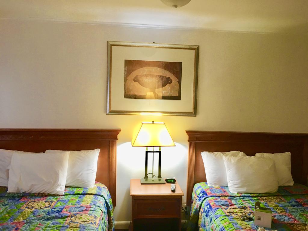 Room Amenities & Comforts at North Country American Inn